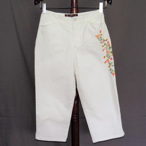 Gloria Vanderbilt white embroidered denim capri jeans